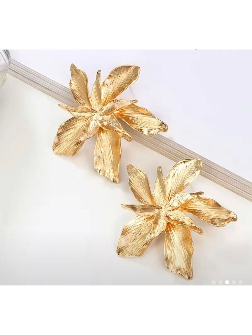 Flowery Leafy-Gold